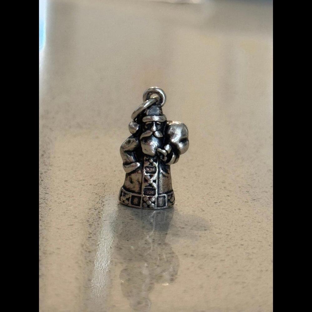 Retired and RARE James Avery Santa Claus Charm